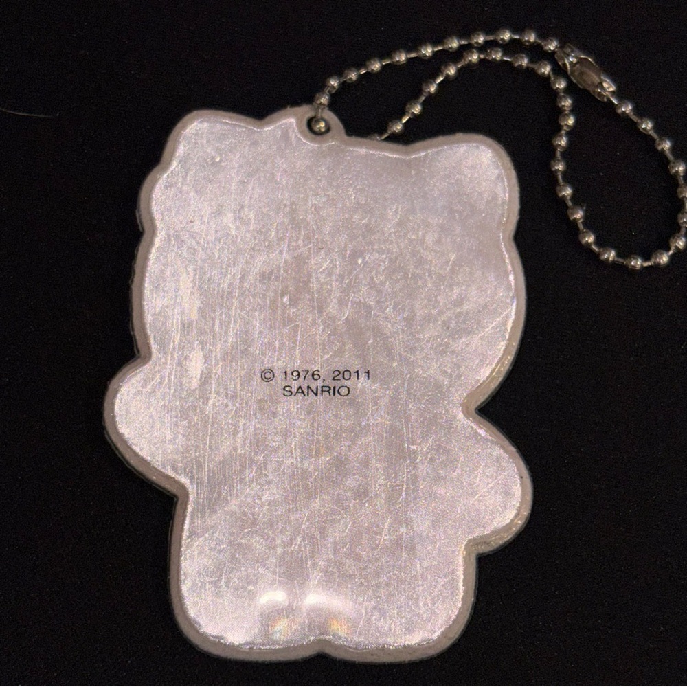 Hello Kitty Reflector Keychain - Picture 4 of 4